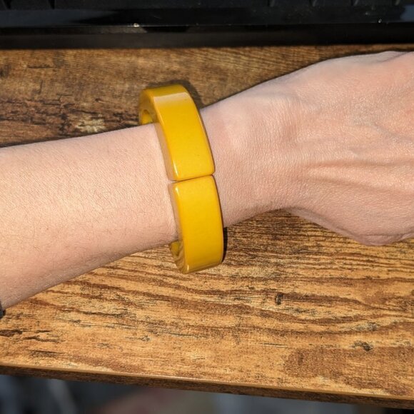 Bakelite 1940s Butterscotch Bracelet - Picture 7 of 11